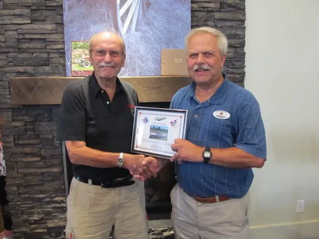 Ray Martin being presented his 2018 SMIC award in celebration of his achievements